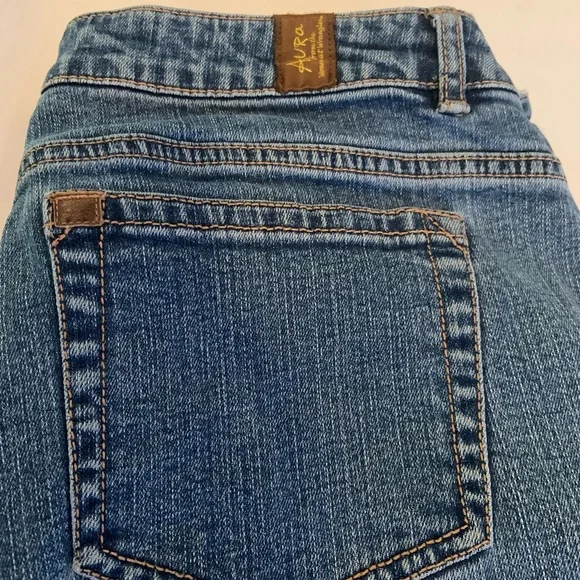 Wrangler Aura Woman’s Medium Washed Lightly Distressed Jeans 12 Regular Short - Picture 12 of 15